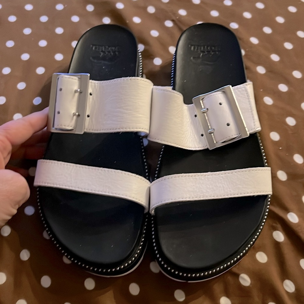 Sorel Sandals 🤍
